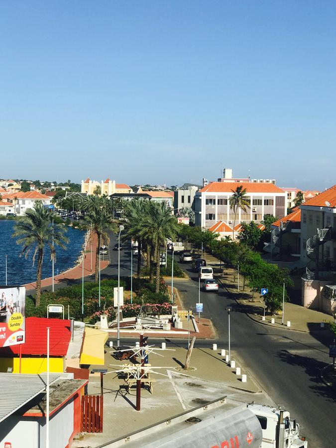 Hotel De Ruyterkade Willemstad Exterior photo